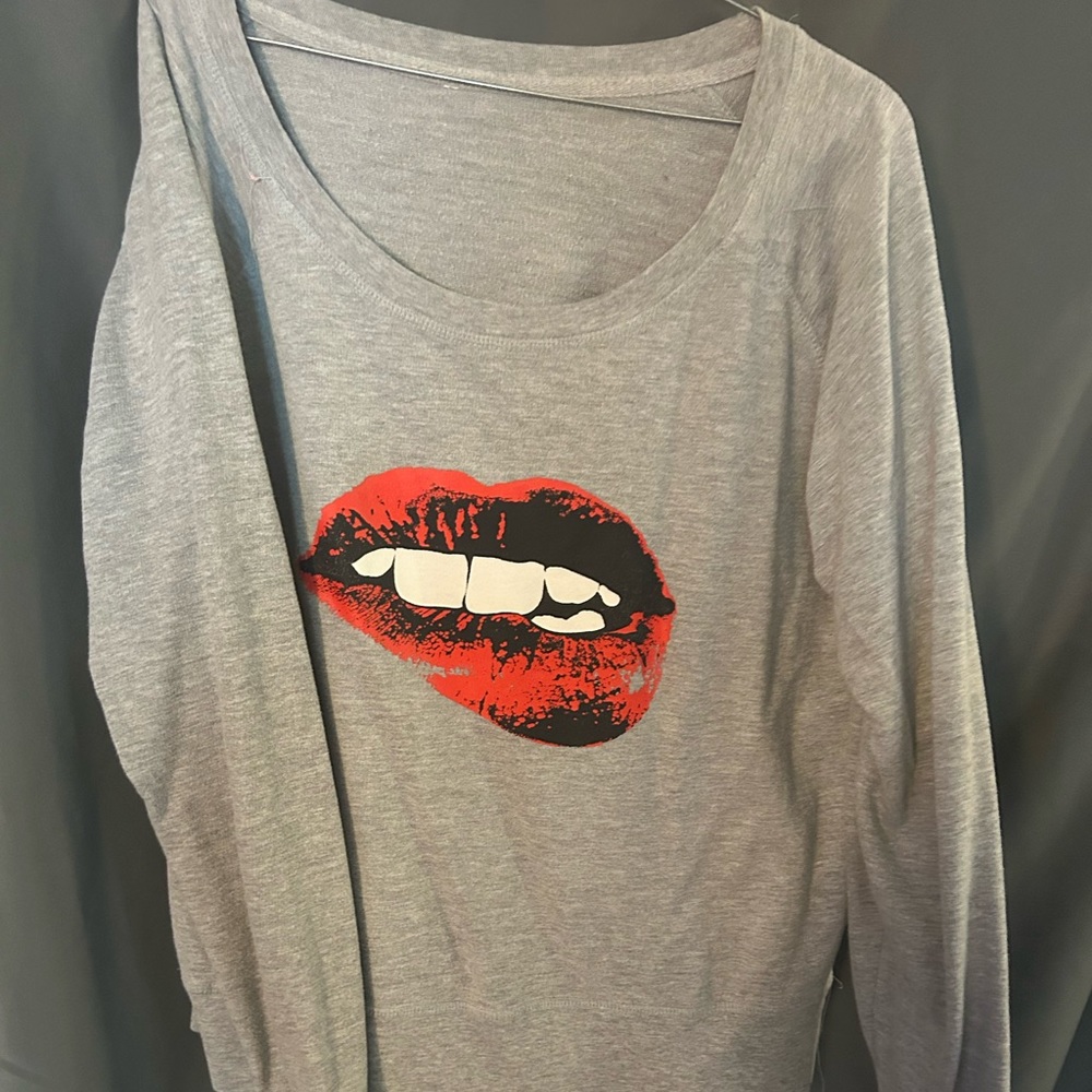 Lip print sweater